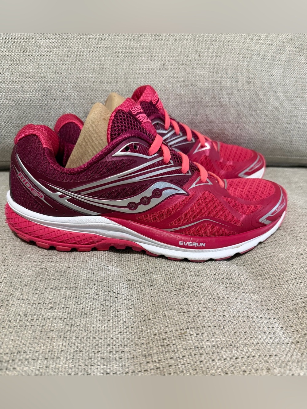 Saucony Women's Hot Pink and Fuchsia Running Shoes